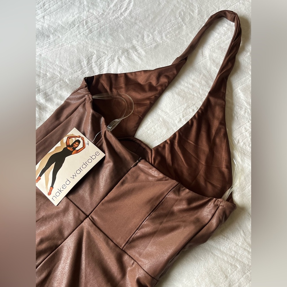 NAKEDWARDROBE